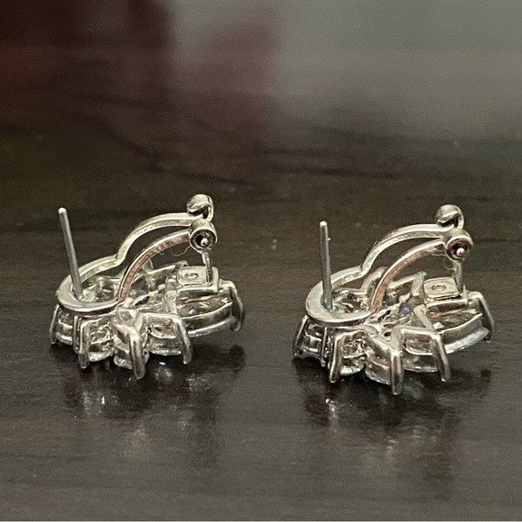 Unsigned Silver-tone Marquis Clear Crystal Cluster Omega Clip Pierced Earrings - Picture 9 of 12